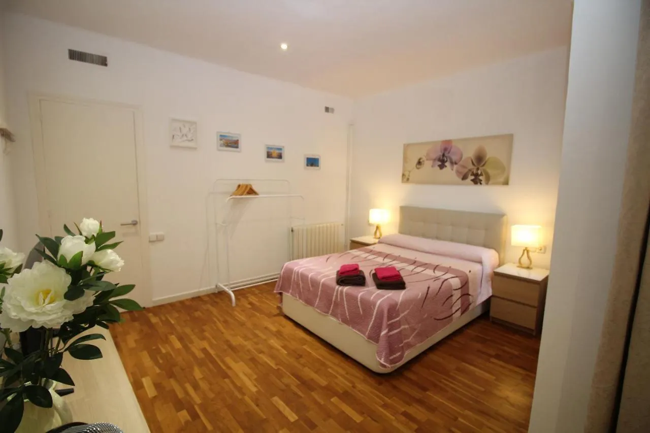 Nuevo Arago Habitaciones Barcellona Bed & Breakfast