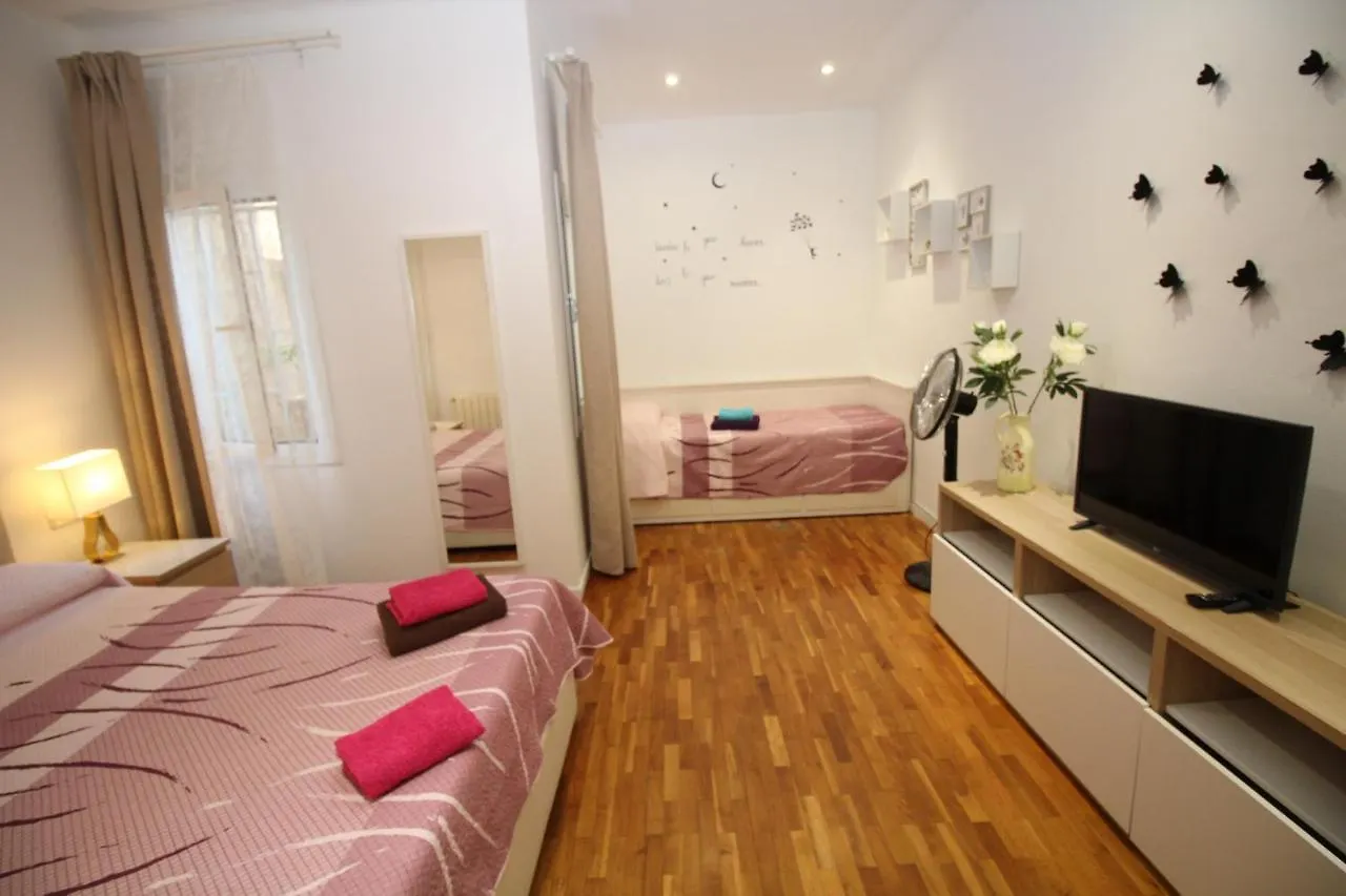 Nuevo Arago Habitaciones Barcellona Bed & Breakfast