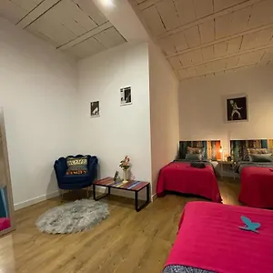 Rooms In Gothic Hostal