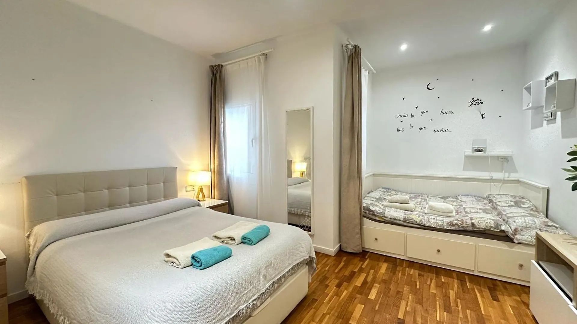 Nuevo Arago Habitaciones Barcelona Spain